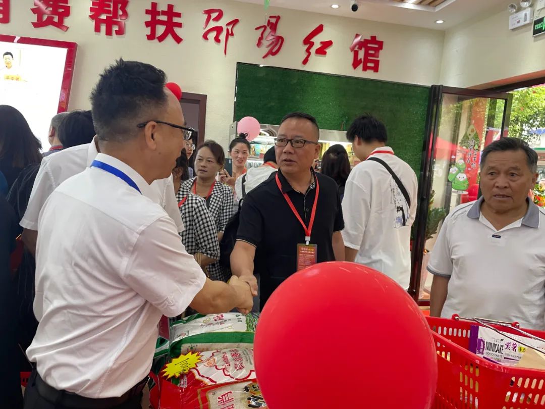 大喜日子！6月6日邵陽紅出貨倉百春園店盛大開業(yè) 我市邵陽紅品牌發(fā)展的腳步又前進(jìn)了一大步